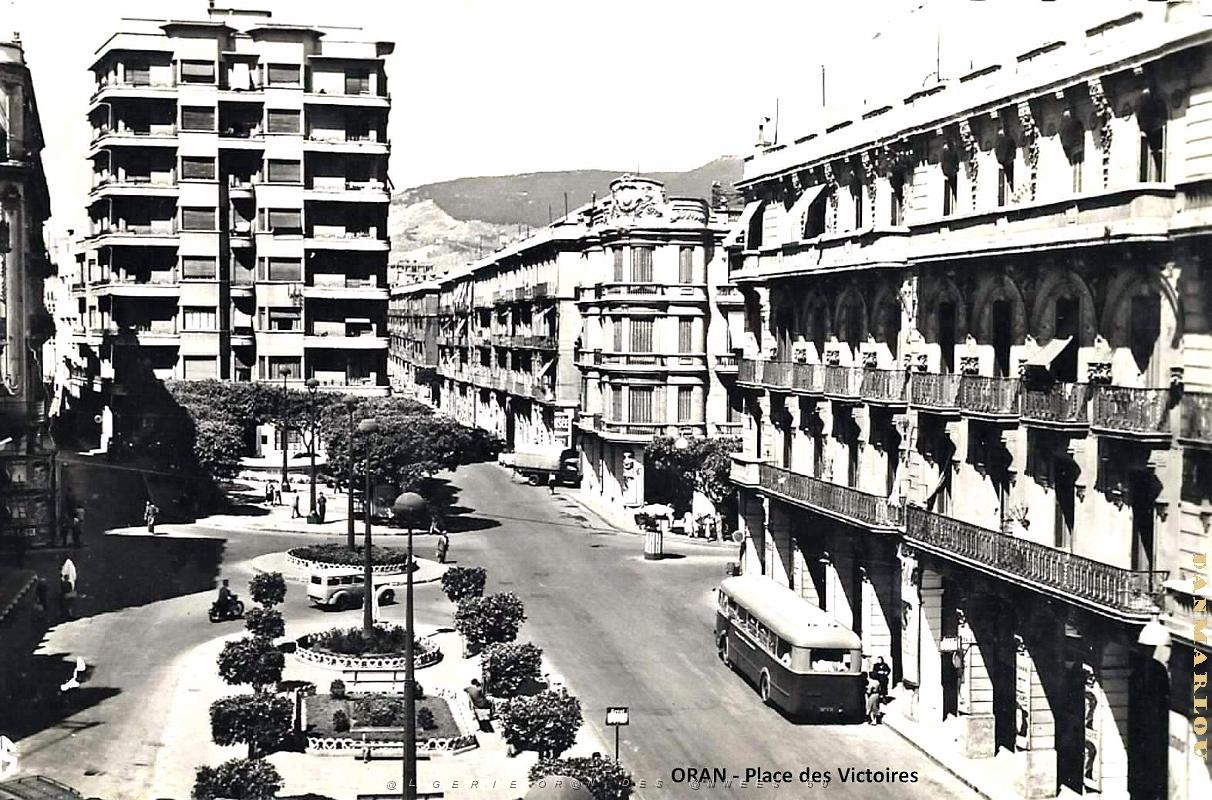 Oran - Place des Victoires.jpg